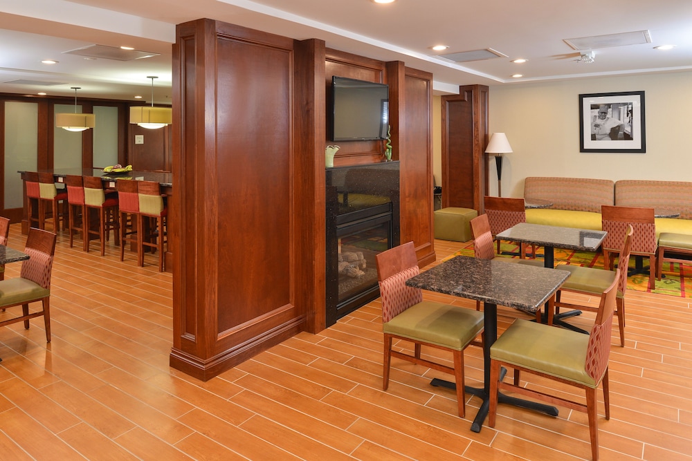 Hampton Inn Detroit Auburn Hills South - photo 20