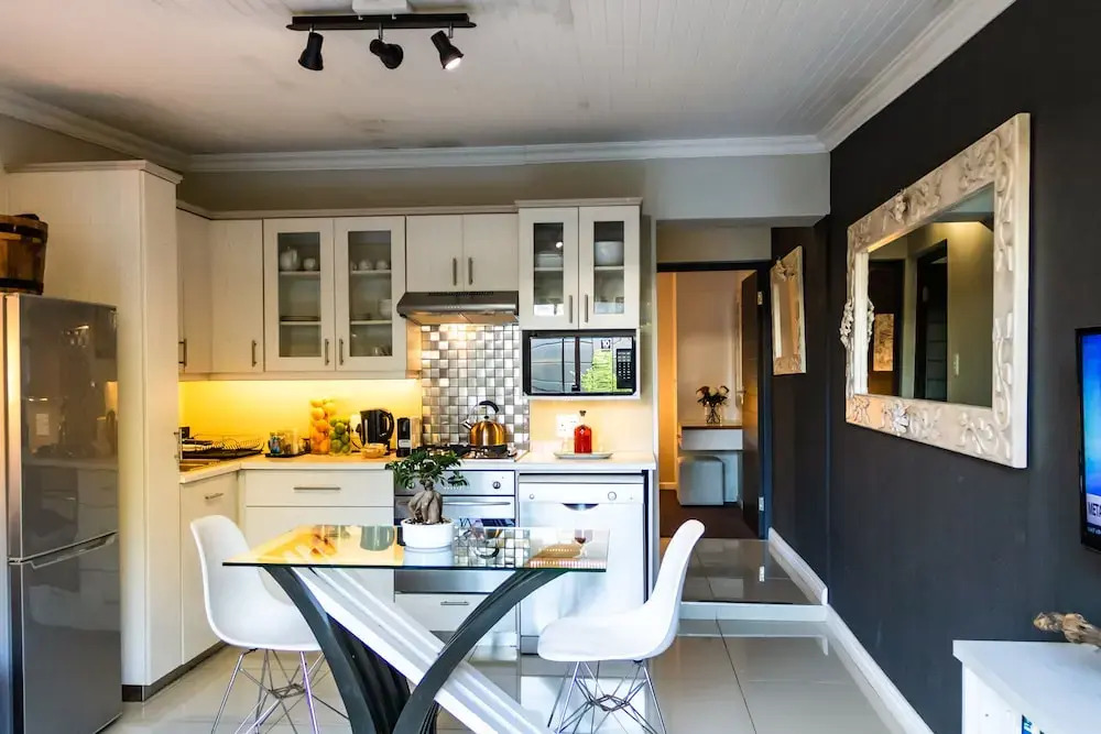 Seagull Apartment Hermanus — 4-Star Luxury Hotel in Hermanus, South Africa