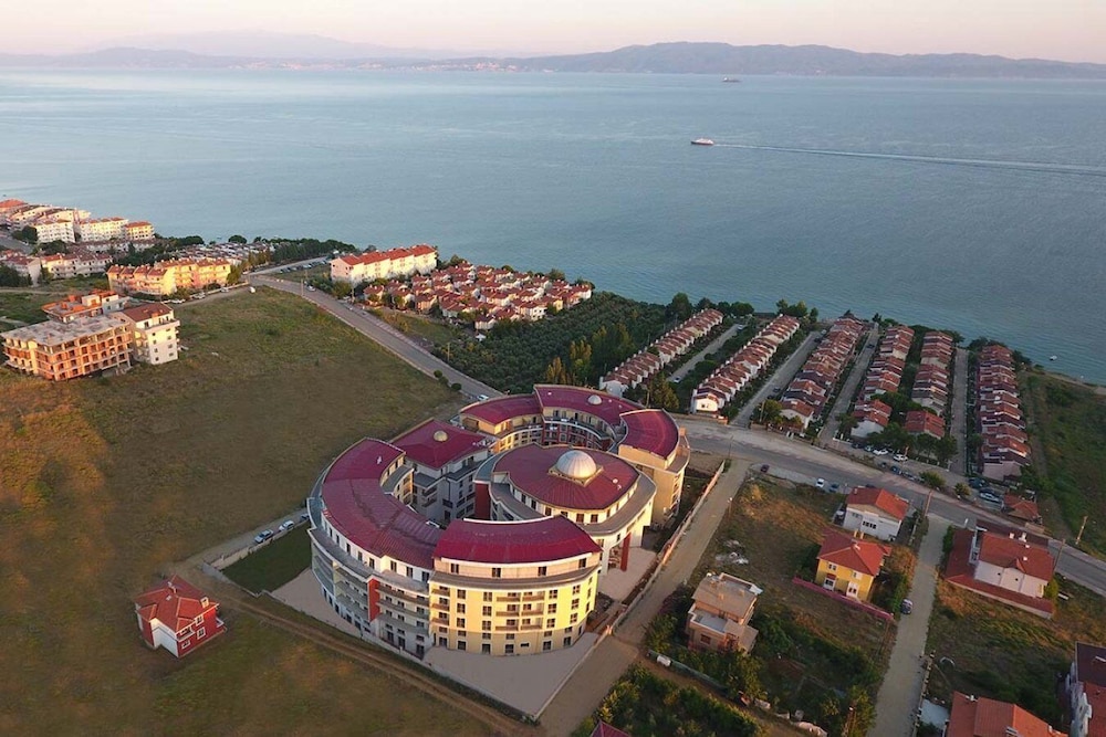 Avrasya Termal Park Hotel — Armutlu
