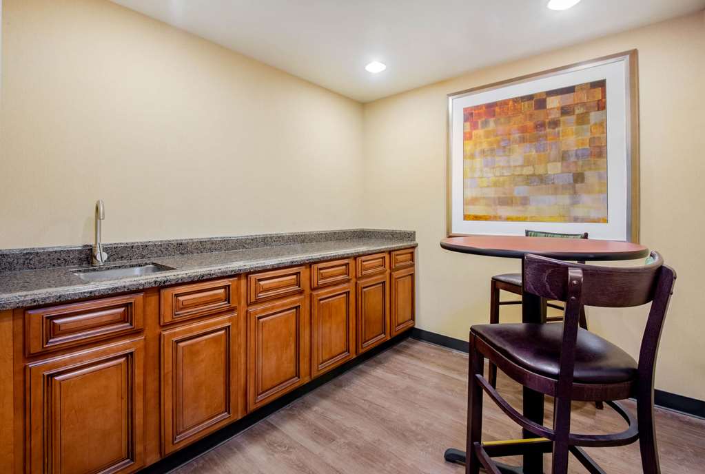 La Quinta Inn & Suites by Wyndham Bel Air I 95 Exit 77A - photo 14