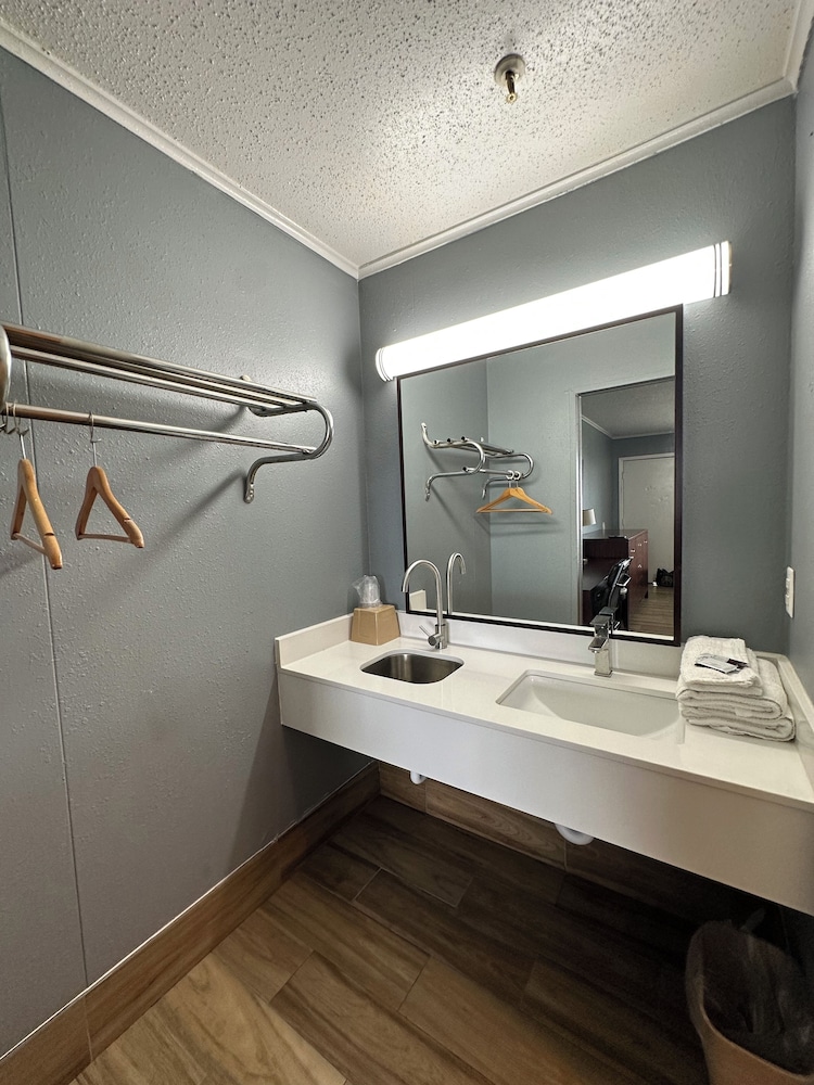 Studio Suites - photo 15