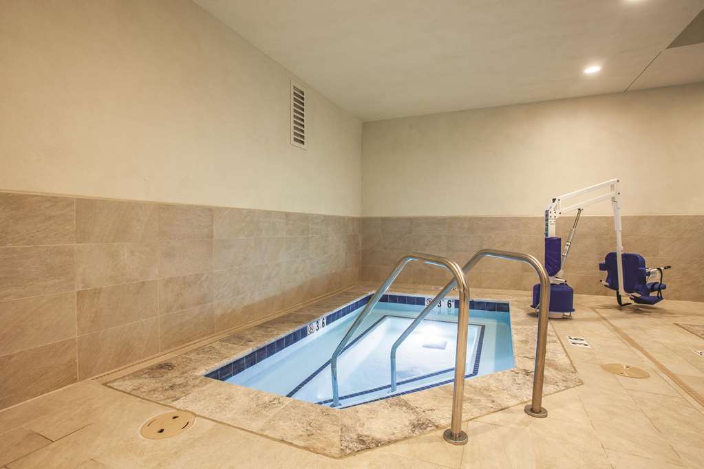 La Quinta Inn & Suites by Wyndham Morgan Hill San Jose South - photo 13