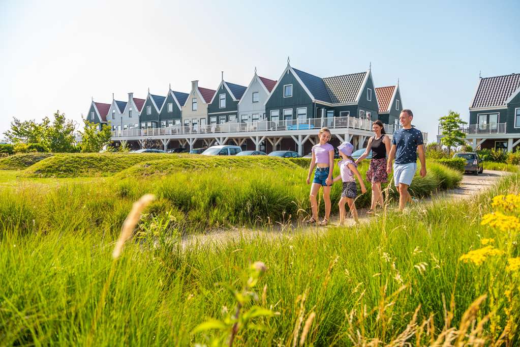 Luxurious Water Villa — 4-Star Luxury Hotel in Monnickendam, Netherlands