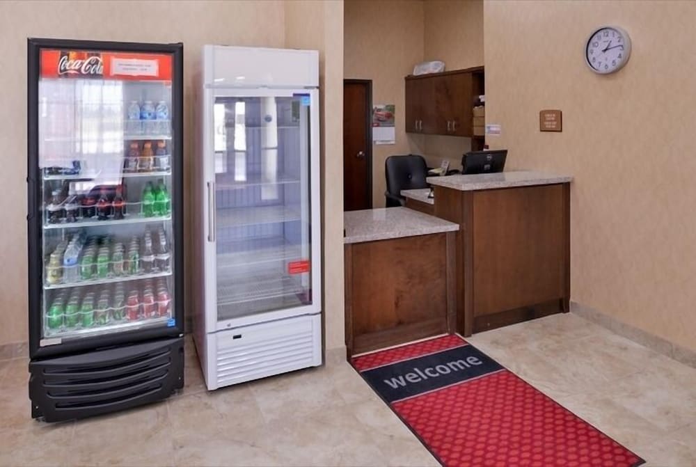 La Bonita Inn & Suites - photo 5