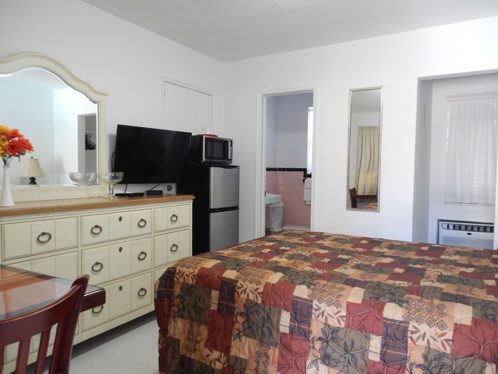 Shell Motel - photo 3