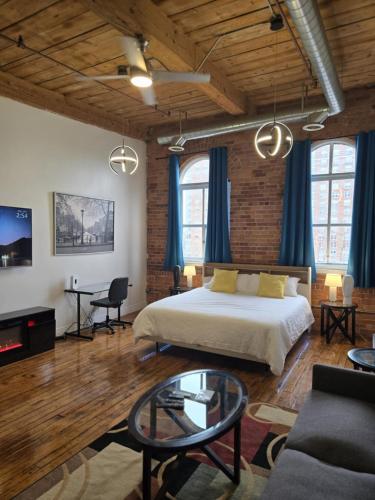 Cadillac Studio Loft — 4-Star Luxury Hotel in Detroit, United States