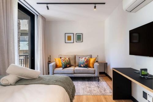 102 Marvol Beautiful Modern Sea Point Studio With Parking