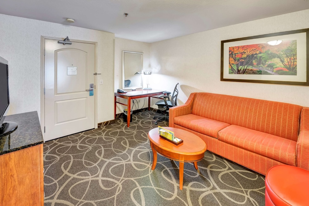 Hilton Garden Inn Portland Airport - photo 7