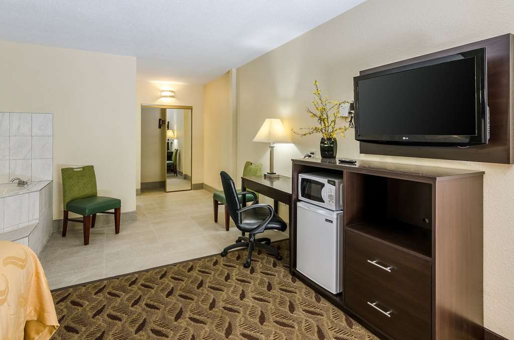 Quality Inn Tanglewood - photo 15