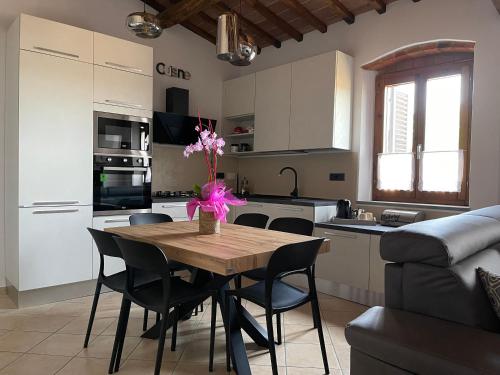 La Casa in Castello — 4-Star Luxury Hotel in Ambra, Italy