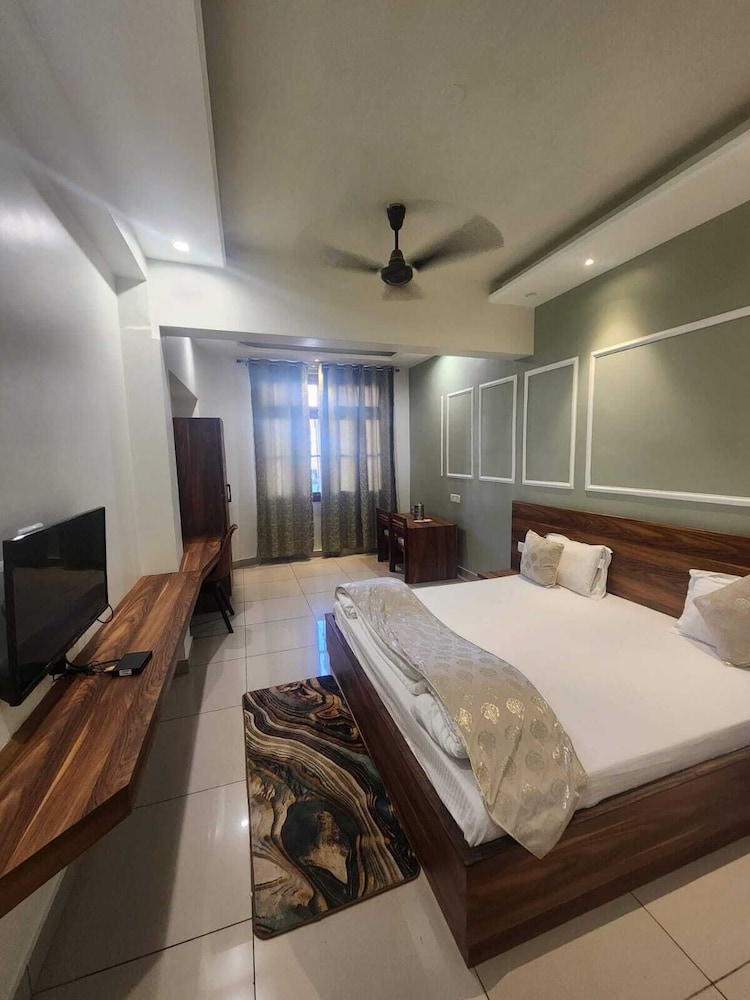 Hotel Meghna in Pithoragarh, India