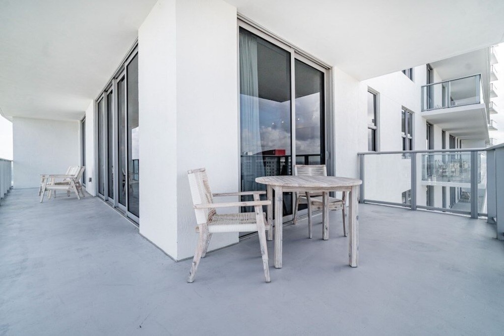 Hyde Beach House Luxury Condo resort 2 Bedroom Condo by RedAwning - photo 28
