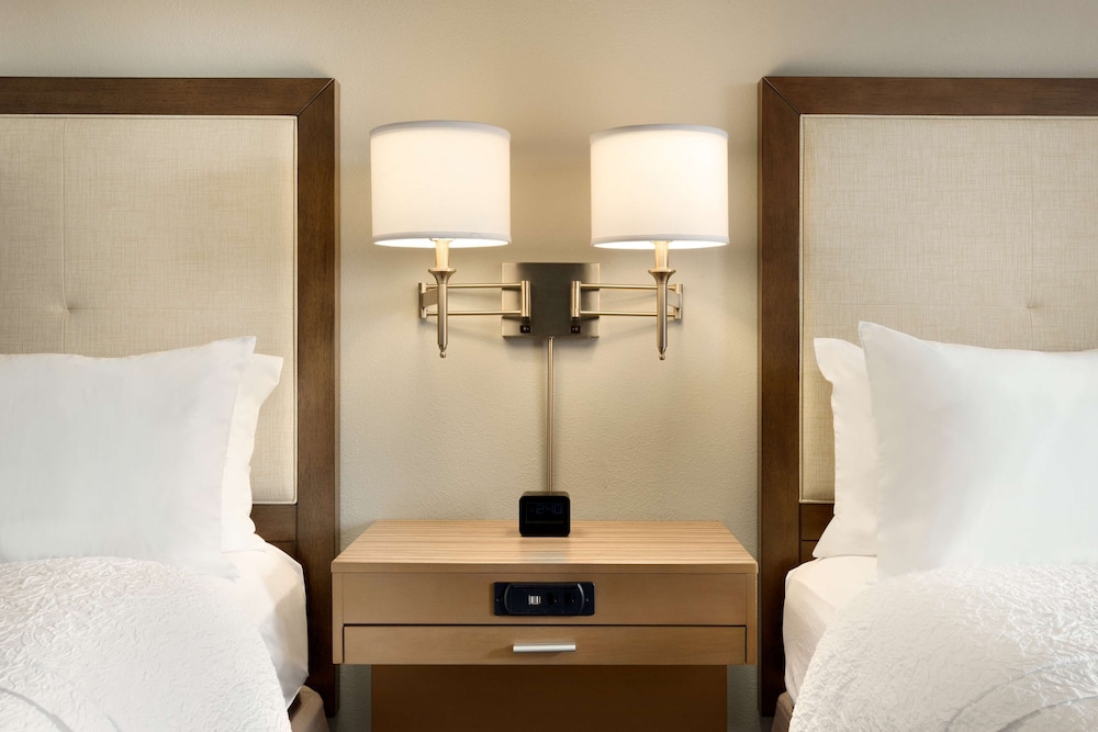 Hampton Inn & Suites Largo - photo 10