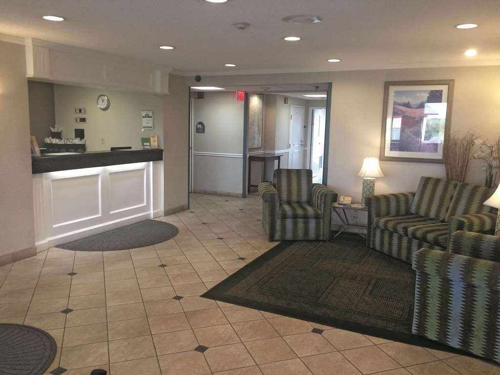 La Quinta Inn & Suites by Wyndham Chicago Gurnee - photo 6