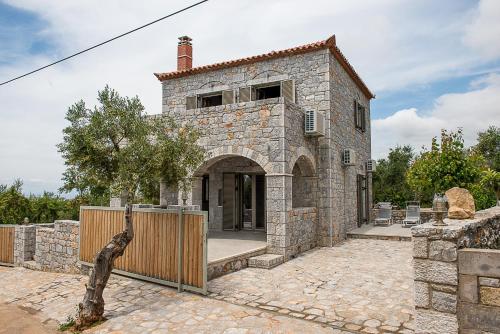 Villa Dosona Mani — 4-Star Luxury Hotel in Kardamyli, Greece