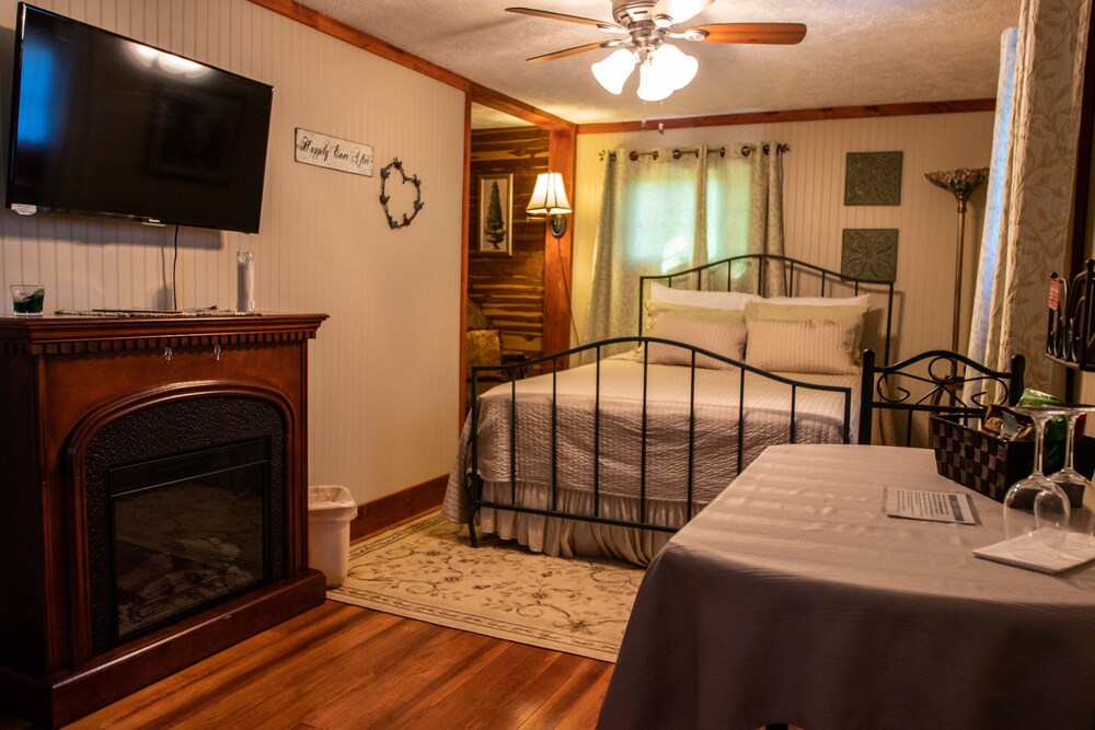 Hocking Hills Inn - photo 12