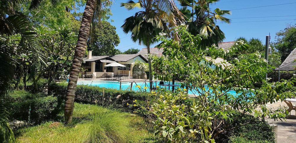 Makuti Villas Resort