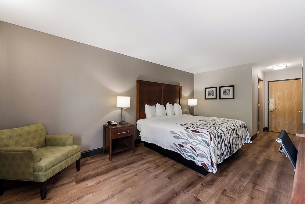 Red Roof Inn Newport News Yorktown - photo 21