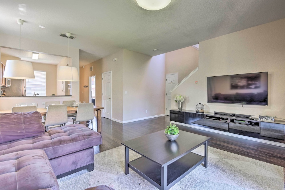 Cozy Resort Townhome w Gas Grill 3 Mi to Disney - photo 18