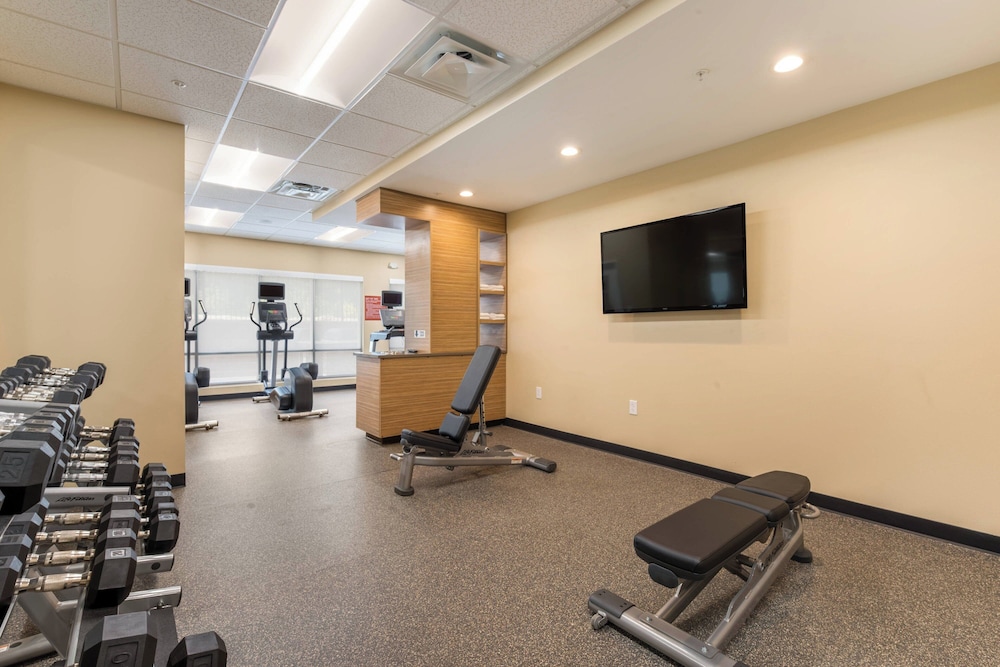 TownePlace Suites by Marriott Greensboro Coliseum Area - photo 20