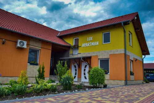 LUX Apartman Maroslele — 4-Star Luxury Hotel in Maroslele, Hungary