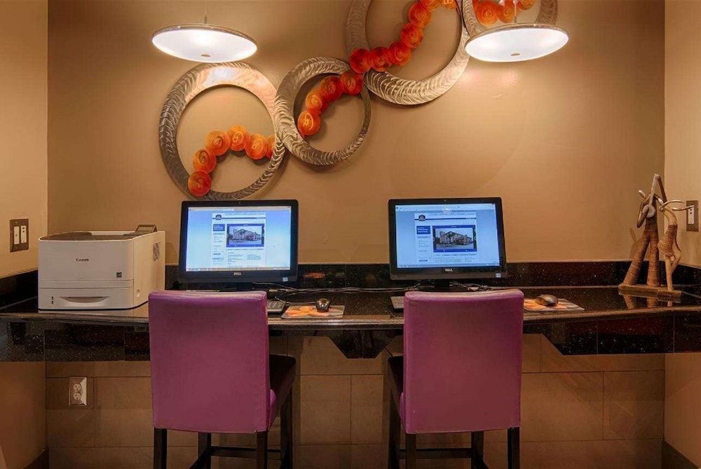 Days Inn & Suites by Wyndham Bonita Springs North Naples - photo 22