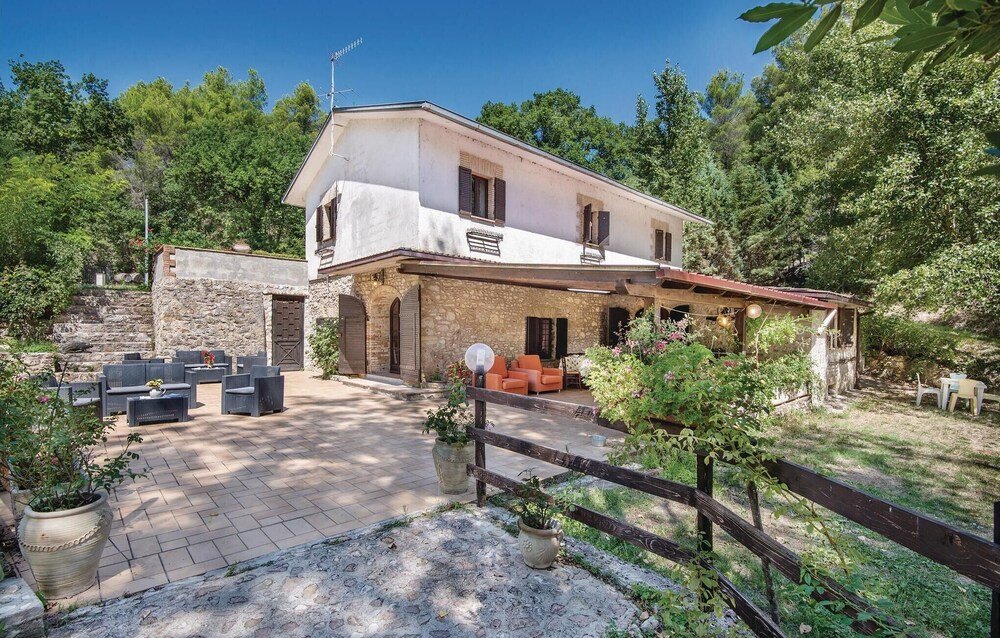 Roselli in Spoleto, Italy