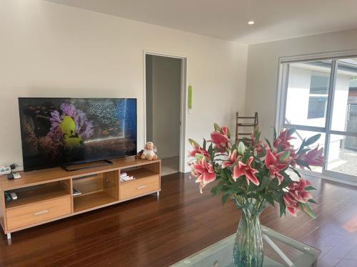 Spacious 3 BR house near sumner — 4-Star Luxury Hotel in Christchurch, New Zealand