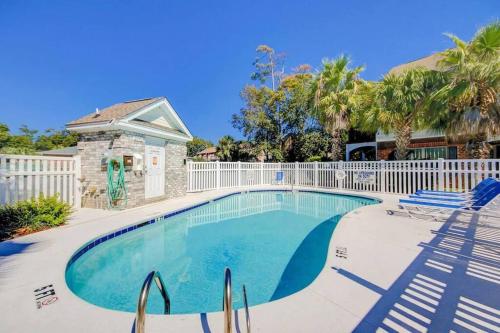 Spacious House with Pool near the Beach 2165 — 4-Star Luxury Hotel in Myrtle Beach, United States
