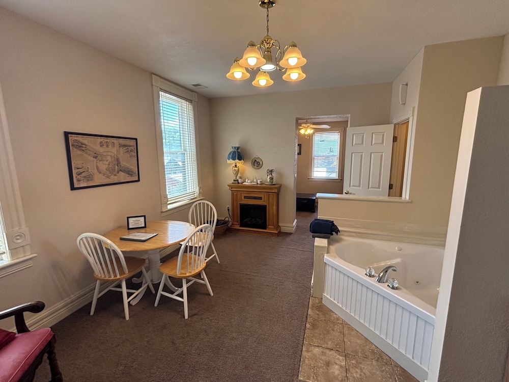 Hermann Crown Suites - photo 146