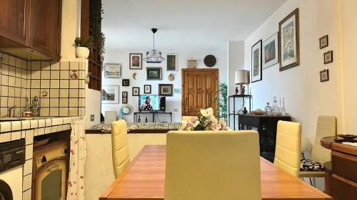 N08 Numana Comodo Trilocale Con Terrazzo in Numana, Italy