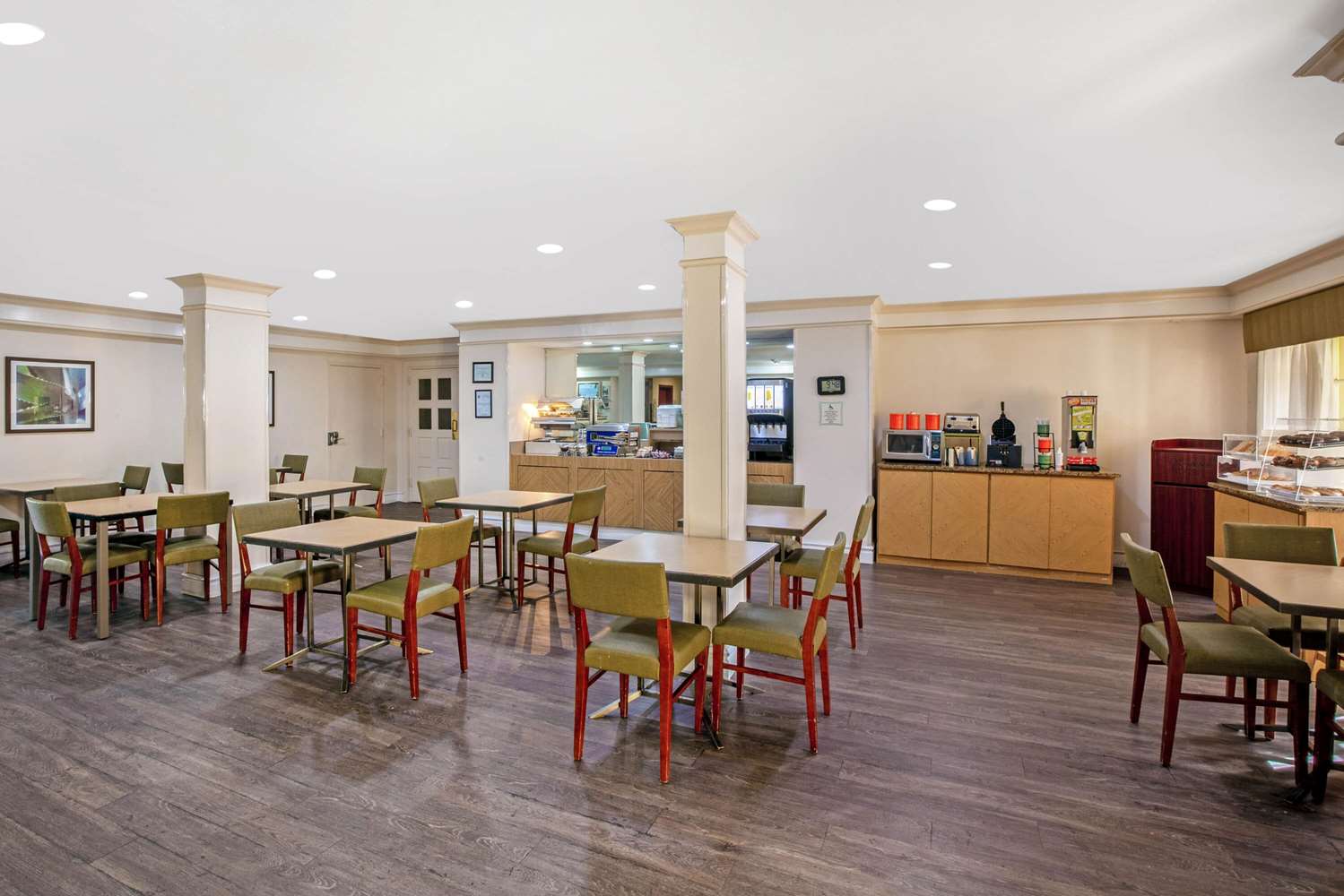 La Quinta Inn by Houston Greenway Plaza Medical Area - photo 14