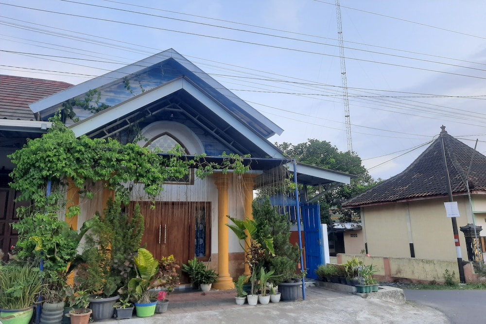 Hotel O Griya Rizky Homestay Syariah — Ngemplak