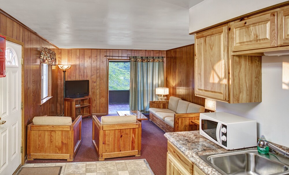 Salt Fork Lodge and Conference Center - photo 18