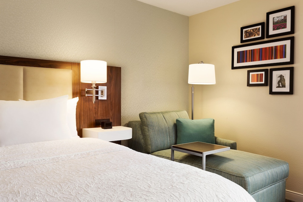 Hampton Inn Akron Fairlawn - photo 7
