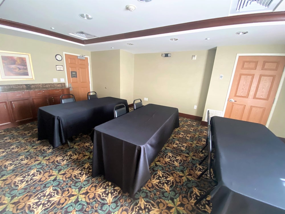 Staybridge Suites Great Falls by IHG - photo 108