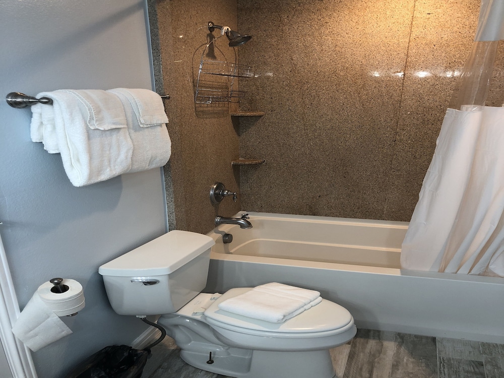 Beachgate CondoSuites & Motel - photo 138