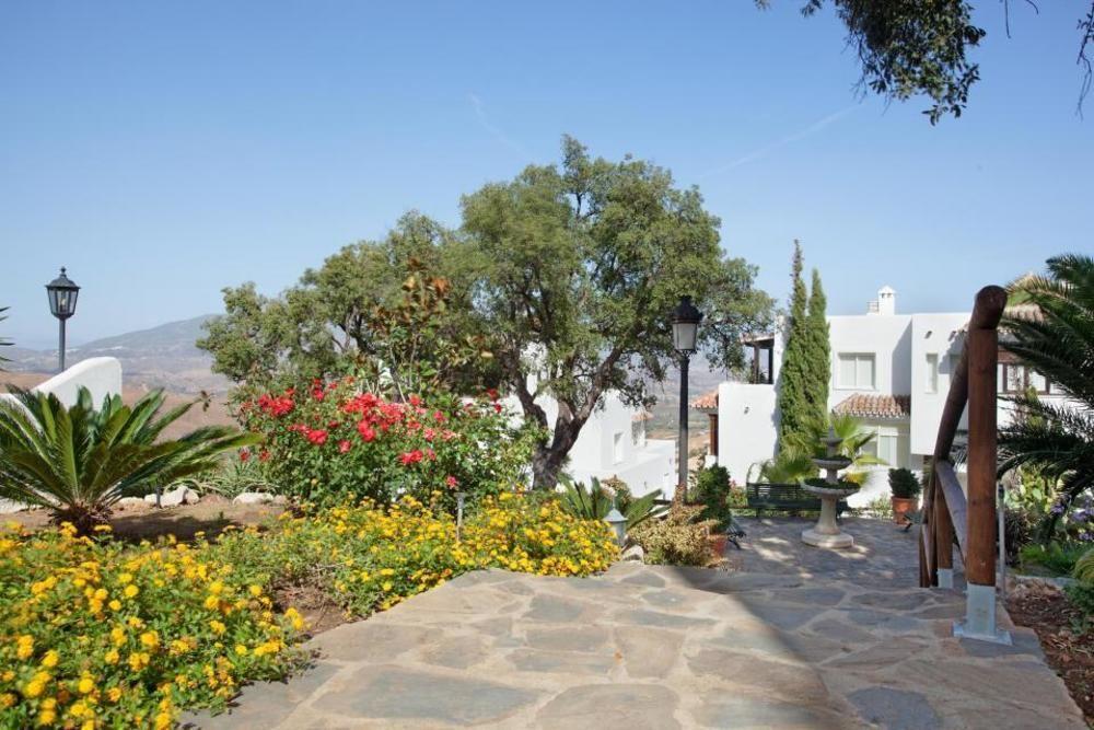 Las Jacarandas — 4-Star Luxury Hotel in Ojen, Spain