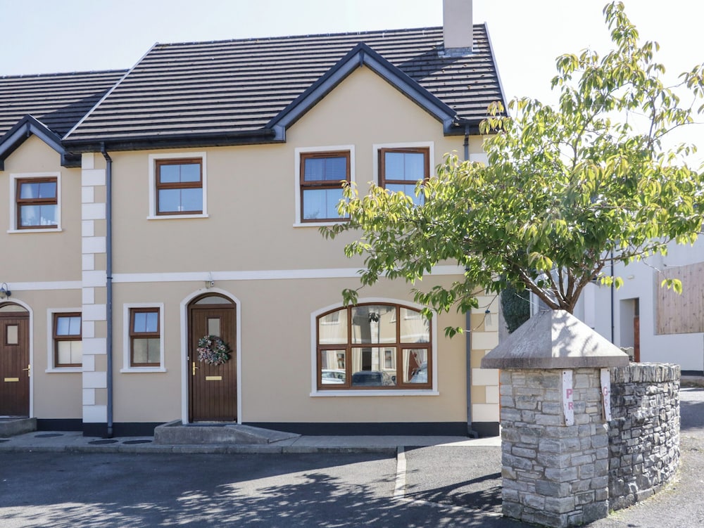 Owen Tucker View House — 4-Star Luxury Hotel in Donegal, Republic of Ireland