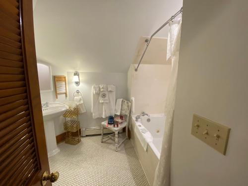 The Abriendo Inn - photo 17