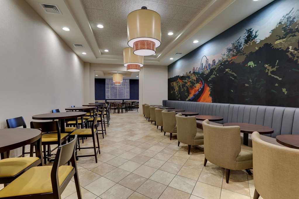 Drury Inn & Suites St. Louis Arnold - photo 10
