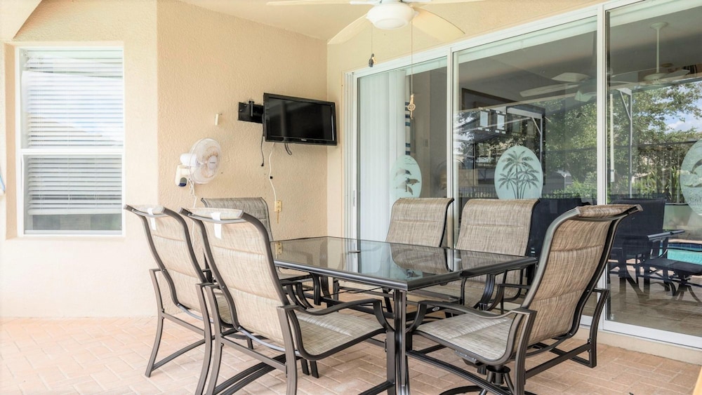5BR Dream Getaway w South Facing Pool Kissimmee - photo 22