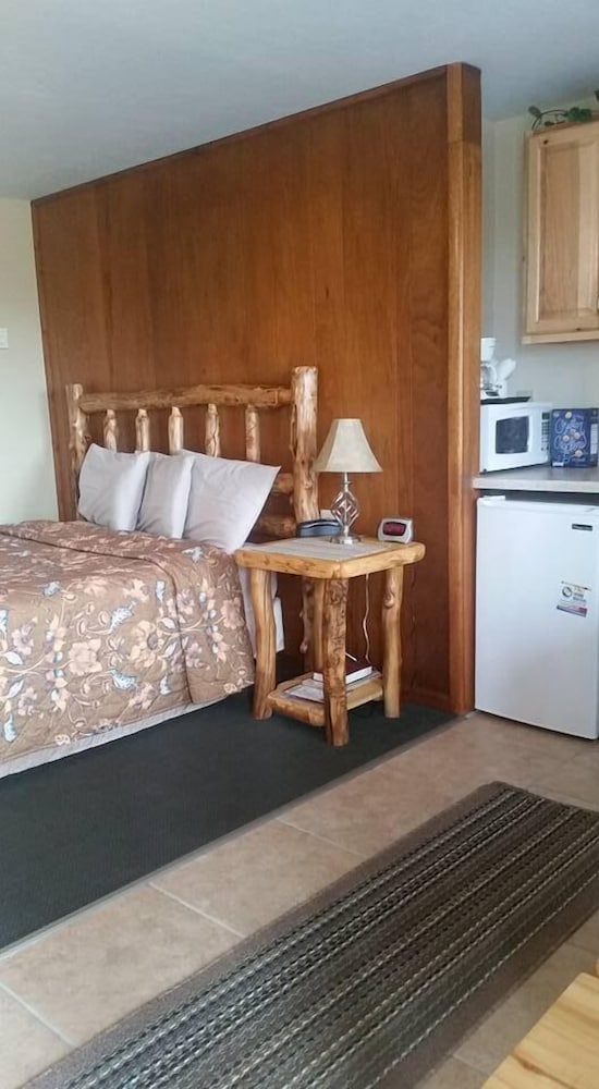 Long Holiday Motel - photo 16