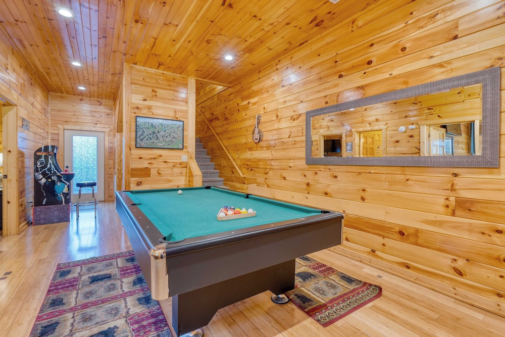 Bear Cove by Avantstay Hot Tub Pool Table - photo 14