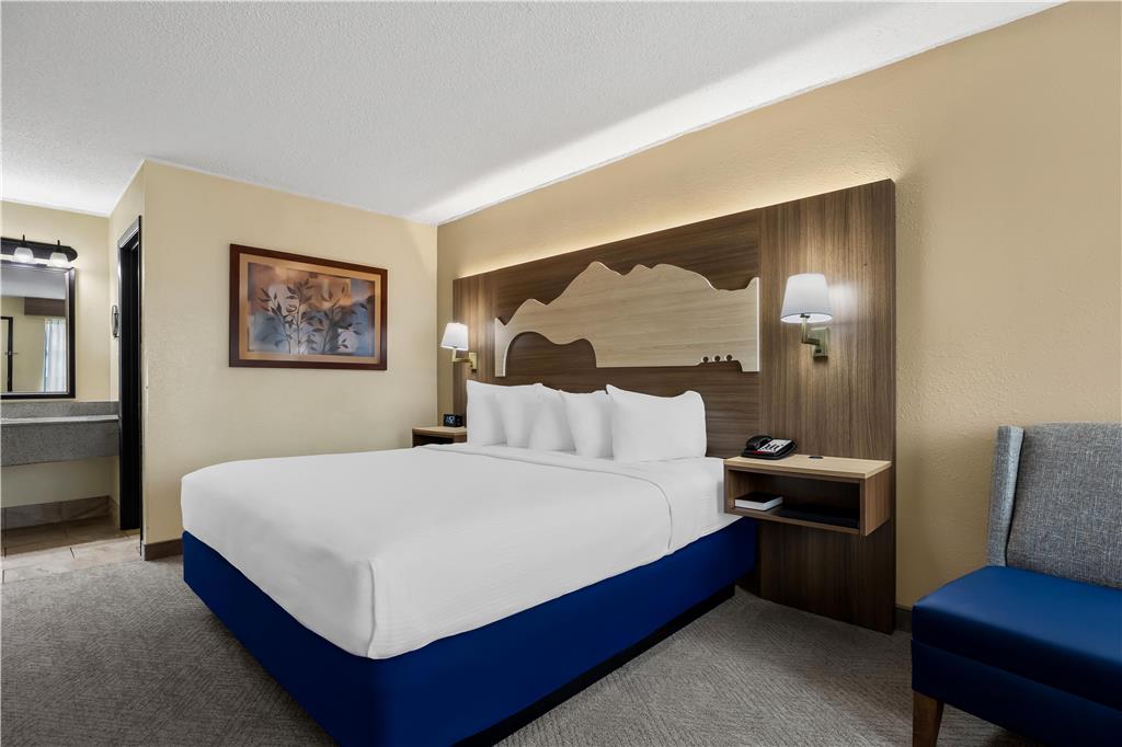 Best Western Center Pointe Inn - photo 10