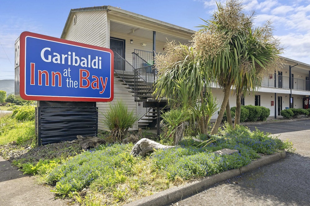 Garibaldi Inn at the Bay - carbon neutral hotel in Belmont