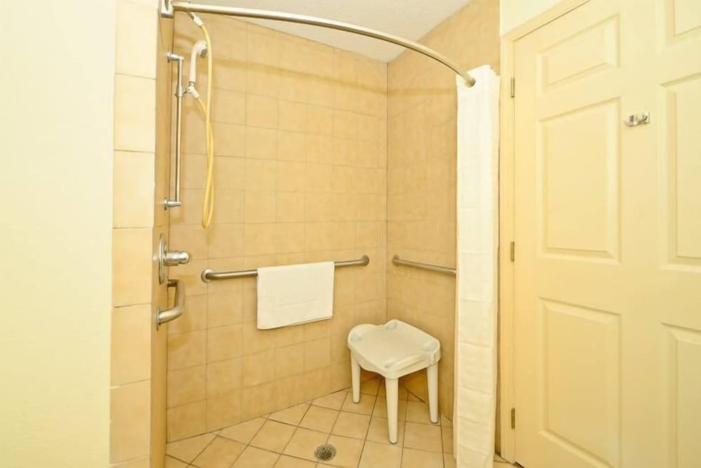 Manchester Heritage Inn And Suites - photo 15