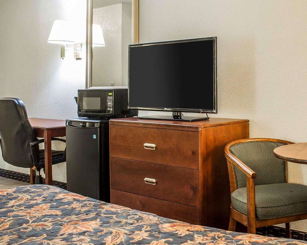 Econo Lodge Scranton near Montage Mountain - photo 13