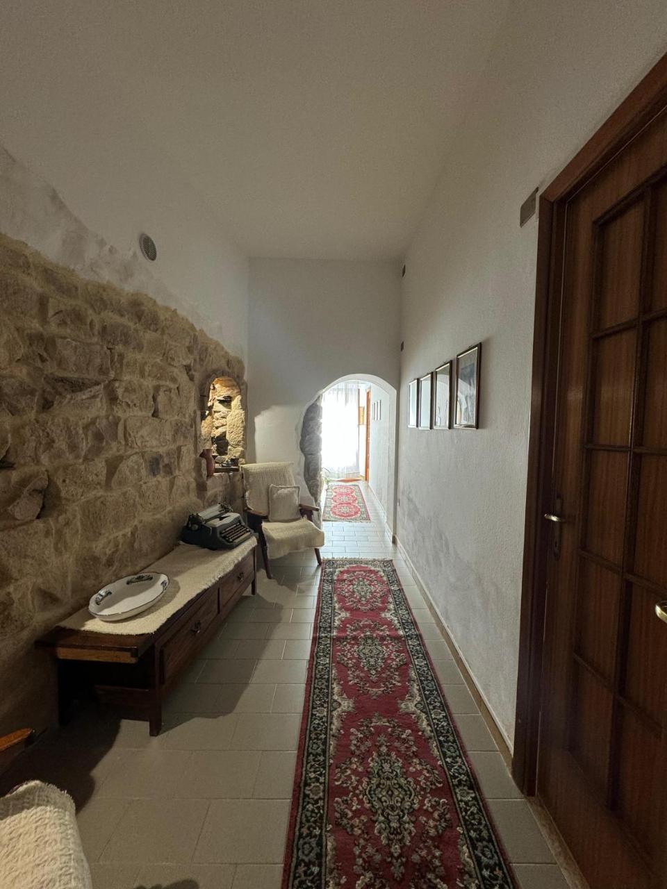 Domu E Ajiajius — Gonnesa
