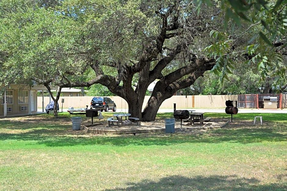 Hotel Isabella — Uvalde — photo 4